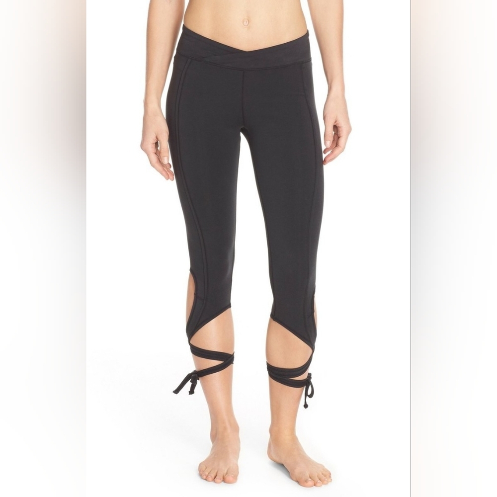 Free People Movement Turnout Tie Up Capri Leggings In Black Sz L/XL
